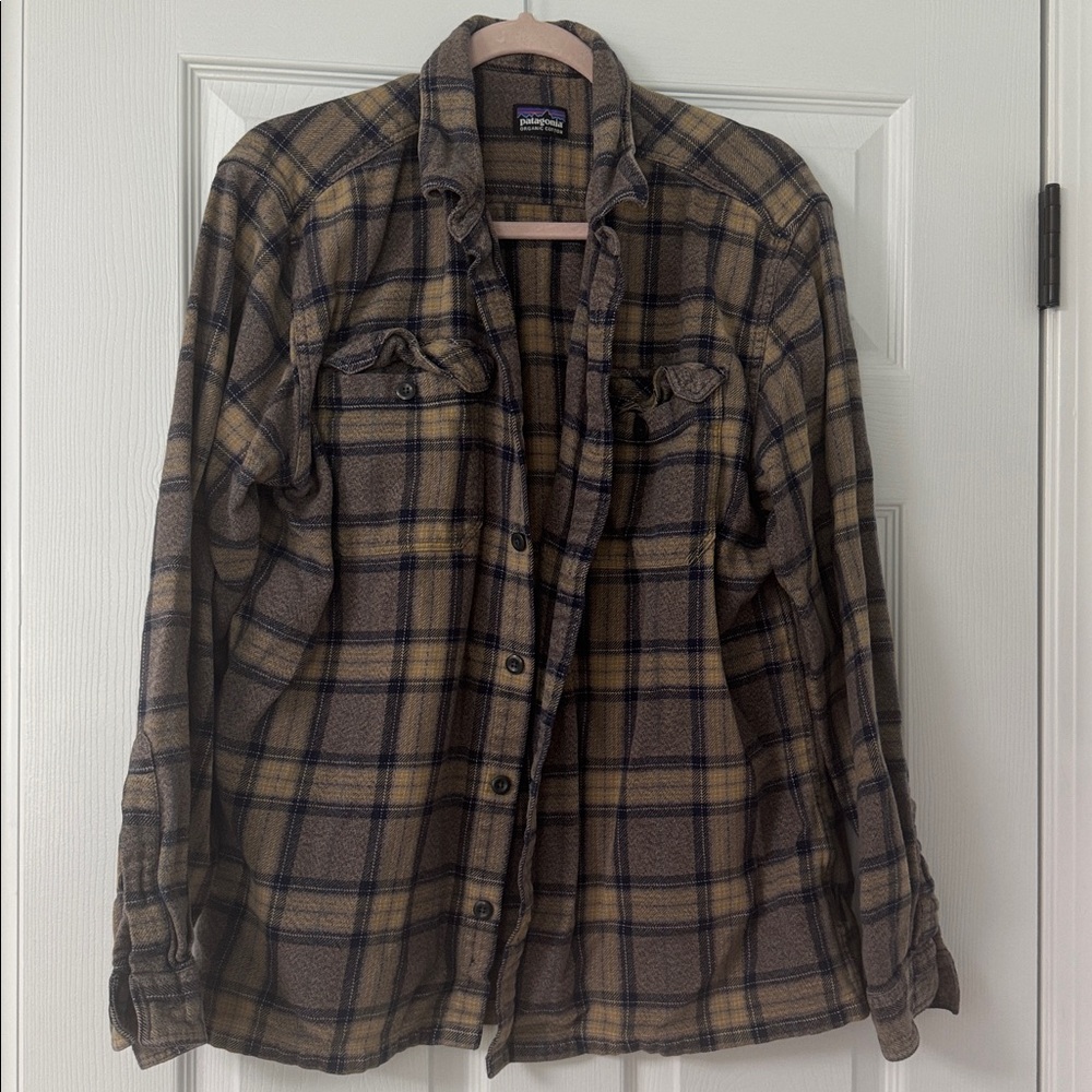 Patagonia Men's Casual Button Down Shirt - Brown and Black Plaid